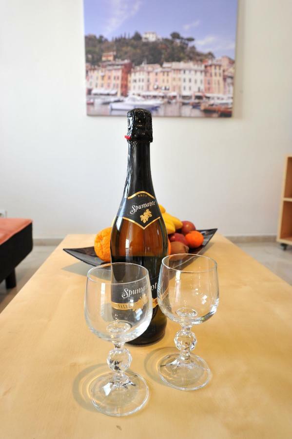 אתונה Apartment Near Stavros Niarchos Park & Acropolis מראה חיצוני תמונה