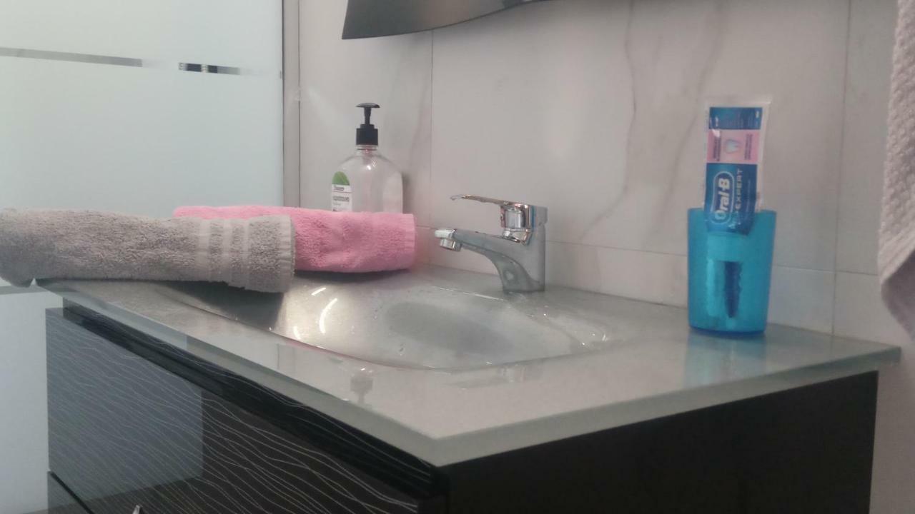אתונה Apartment Near Stavros Niarchos Park & Acropolis מראה חיצוני תמונה